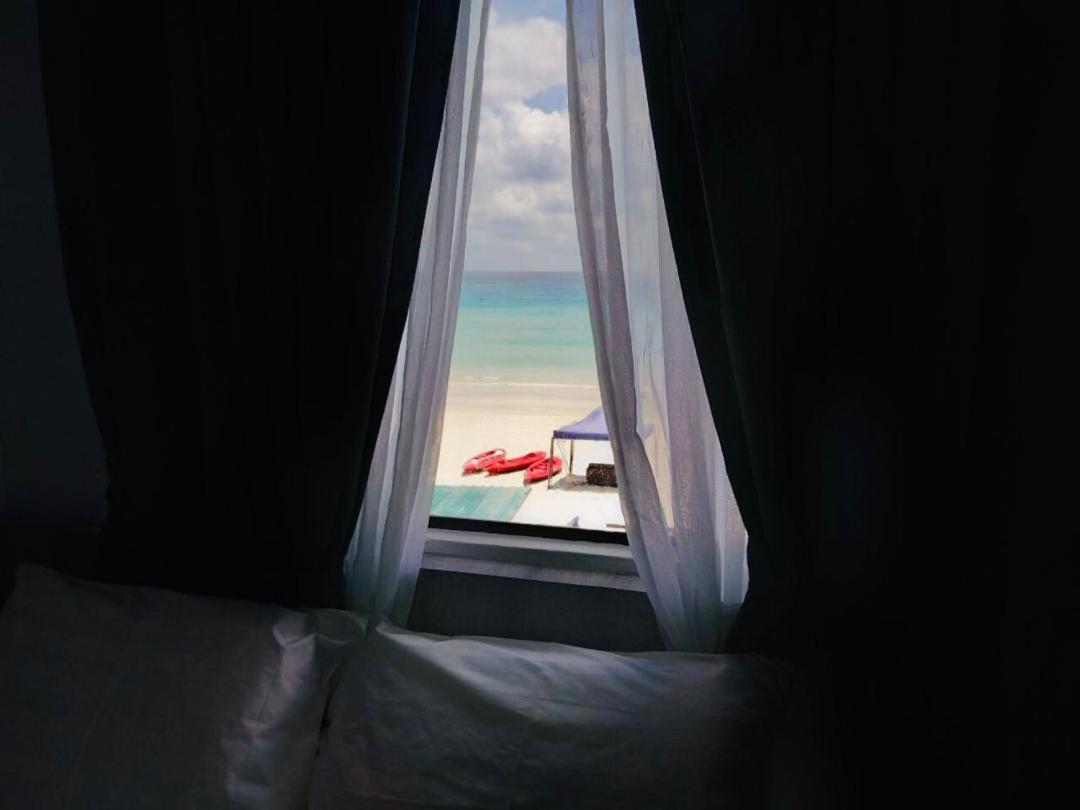 The Room Perhentian - Long Beach Kampung Kuala Besut Esterno foto